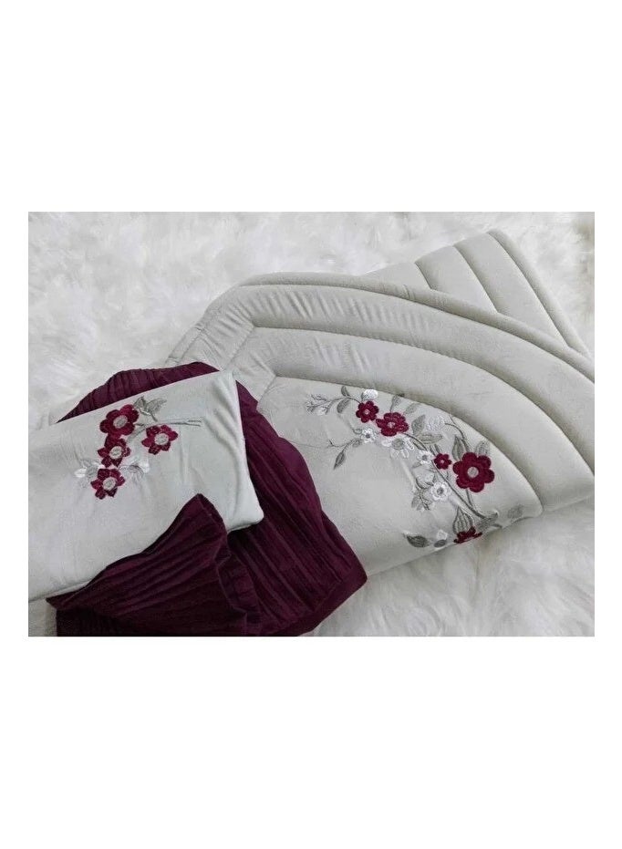 طقم سجاد صلاة مع شرشف مرد مطرز مع غلاف مصحف فخم